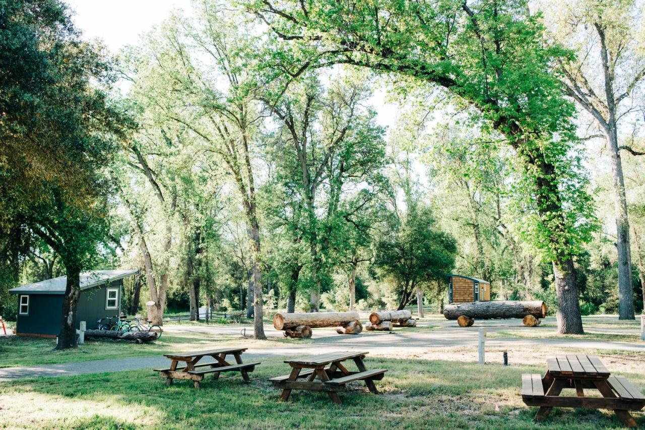 Sierra Meadows Hotel Ahwahnee Exterior photo